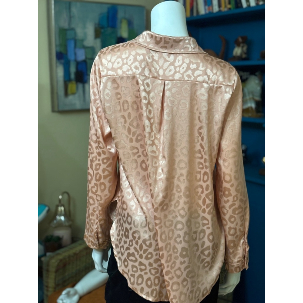 Women's ISIM Peach Leopard Print Button Down Shirt Size M - Picture 2 of 5